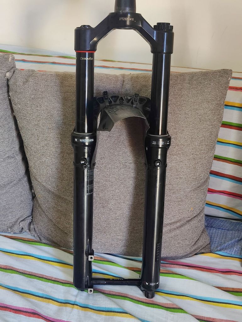 Used RockShox Lyrik Select+ 150 mm Charger 3 RC2 2024 bike — image 12 of 12