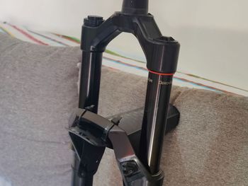 Used RockShox Lyrik Select+ 150 mm Charger 3 RC2 2024 bike — image 2 of 12