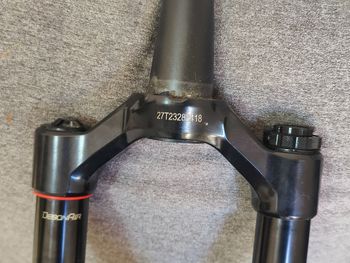Used RockShox Lyrik Select+ 150 mm Charger 3 RC2 2024 bike — image 9 of 12