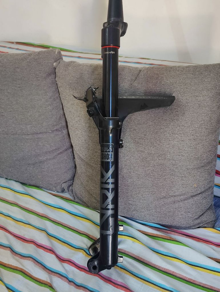 Used RockShox Lyrik Select+ 150 mm Charger 3 RC2 2024 bike — image 6 of 12