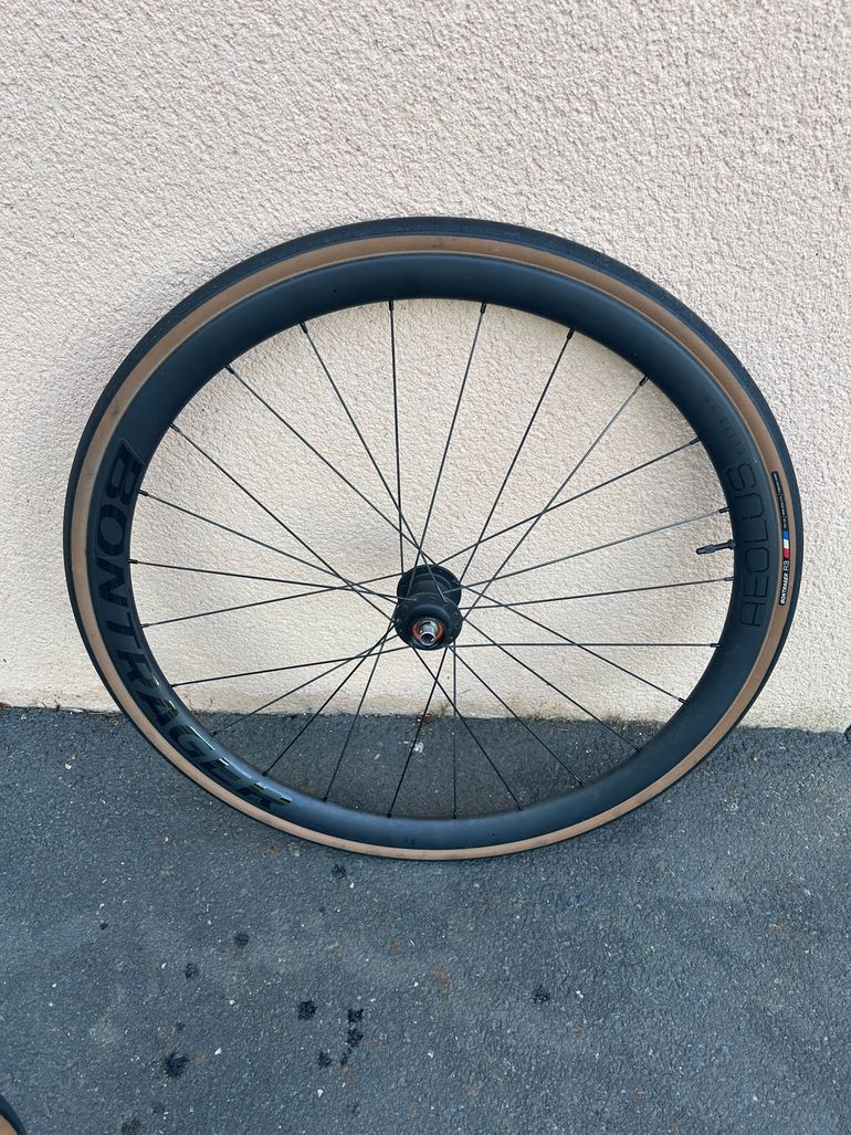 Used Bontrager Aeolus Elite 35 2025 bike — image 3 of 3