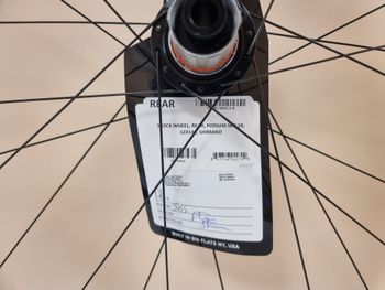 Used Stans Notubes Podium Carbon SRD 29" 15x100 and 12x142 Shimano HG Wheelset bike — image 6 of 9