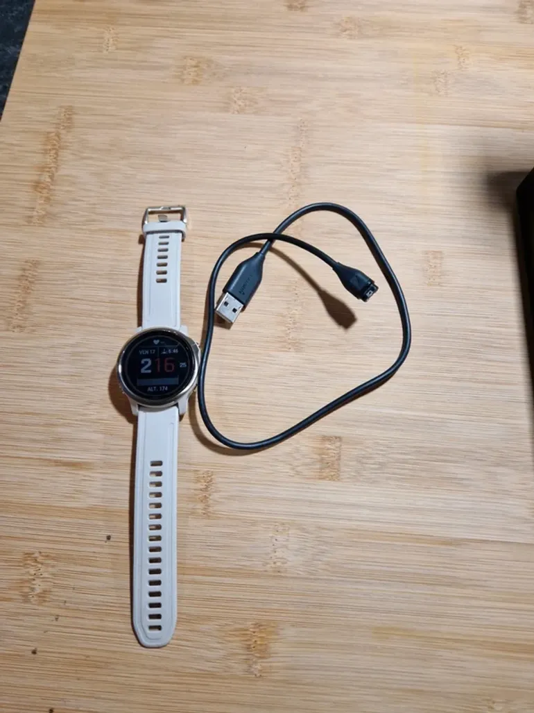 Used Garmin fenix 6S pro solar bike — image 2 of 6