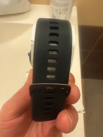 Used Garmin Venu 4 bike — image 3 of 5