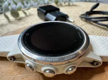 Used Garmin Fénix 5S bike — image 4 of 10