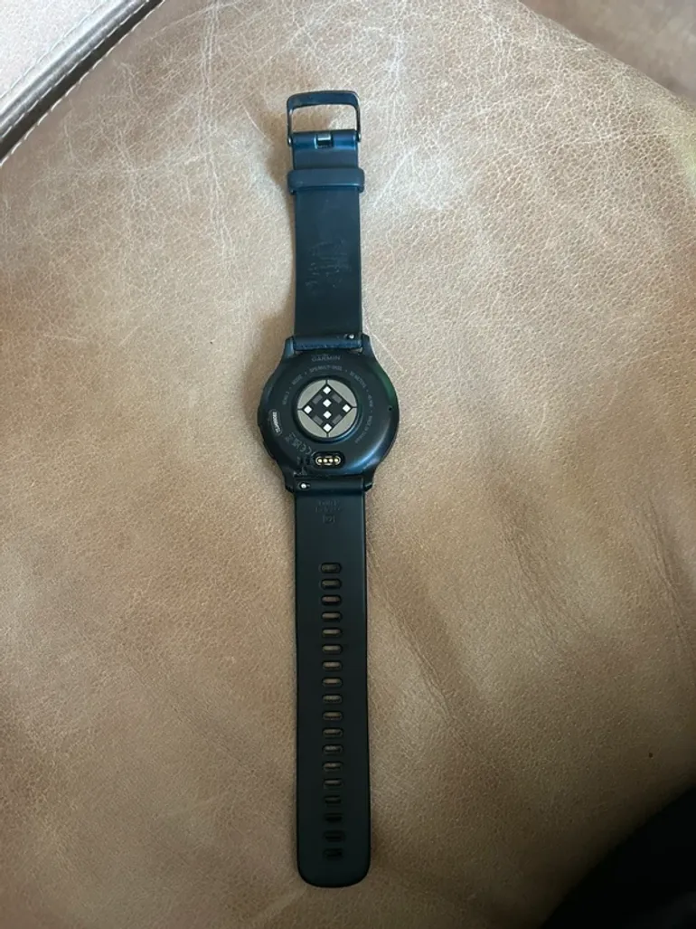 Used Garmin Venu 3 2025 bike — image 4 of 5