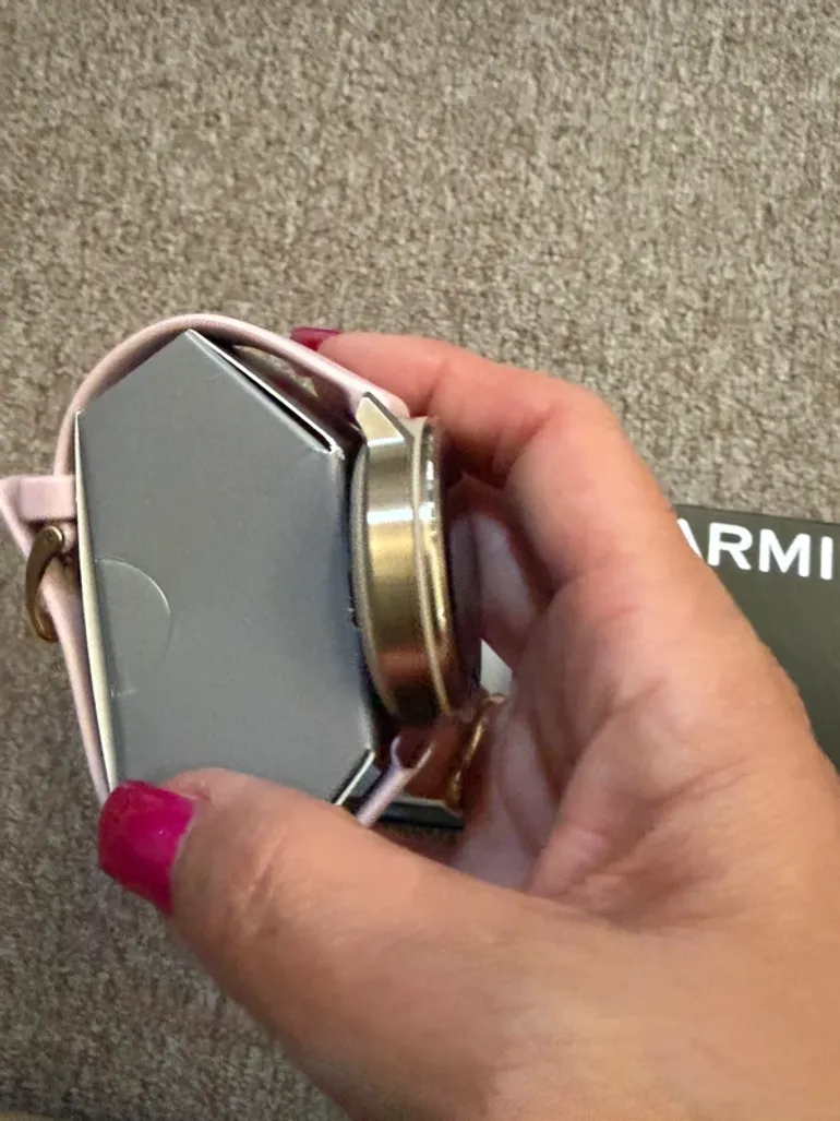 Used Garmin Venu 4 bike — image 6 of 7