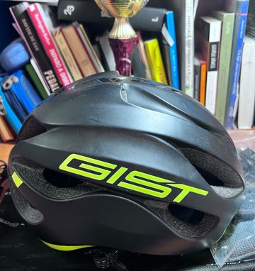 Tweedehands Gist Primo Helmet bike — afbeelding 1 van 4