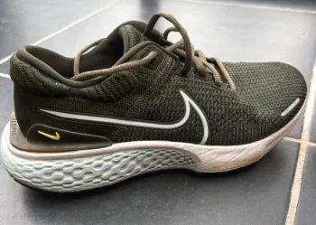 Used Nike ZoomX Invincible Run Flyknit 2 bike — image 3 of 12
