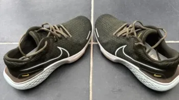Used Nike ZoomX Invincible Run Flyknit 2 bike — image 2 of 12