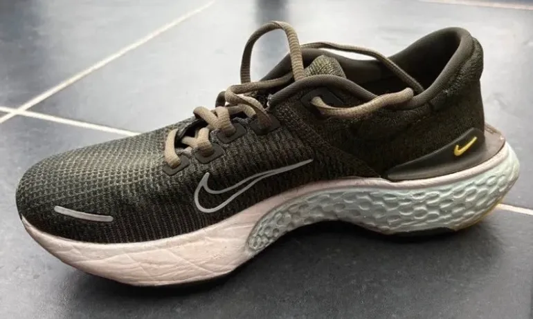 Used Nike ZoomX Invincible Run Flyknit 2 bike — image 4 of 12