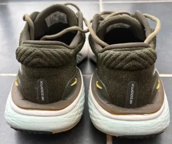 Used Nike ZoomX Invincible Run Flyknit 2 bike — image 10 of 12