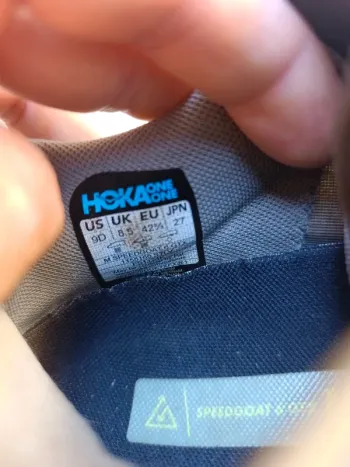 Used Hoka Speedgoat 6 GTX bike — image 6 of 9