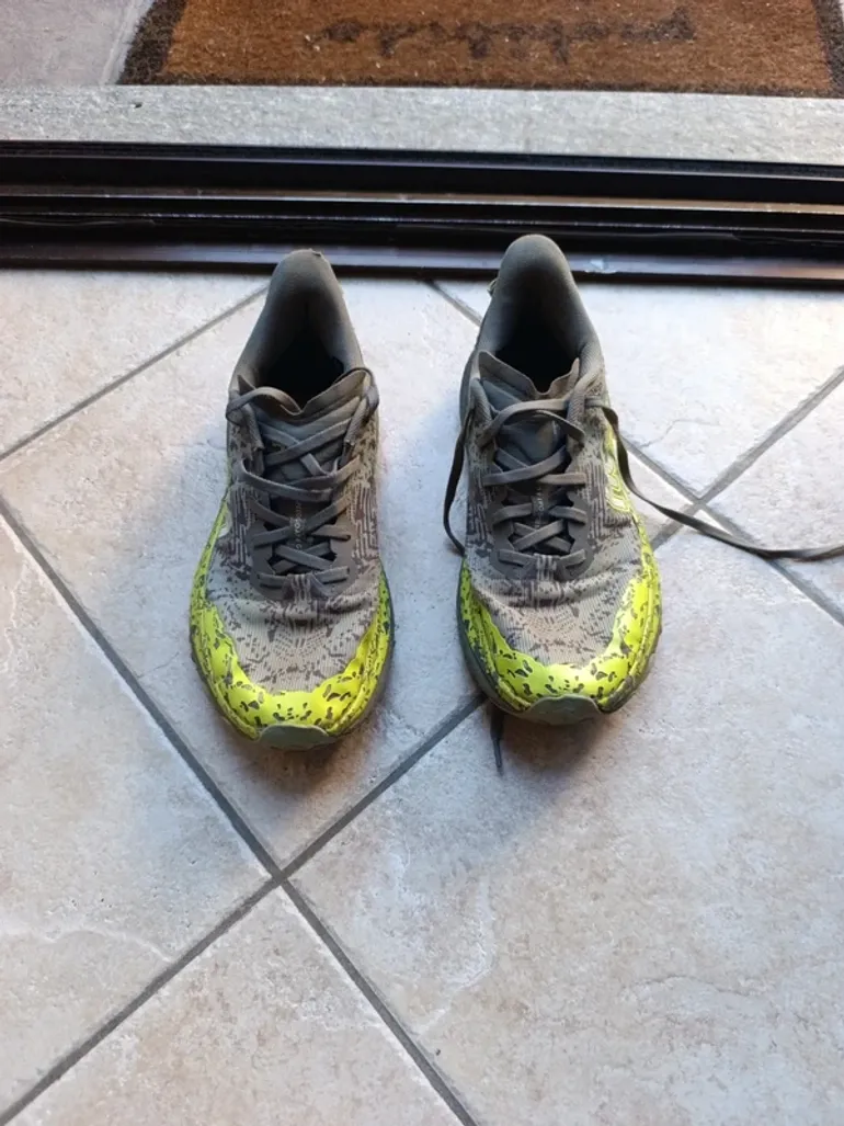 Used Hoka Speedgoat 6 GTX bike — image 1 of 9