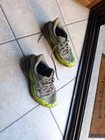 Used Hoka Speedgoat 6 GTX bike — image 4 of 9