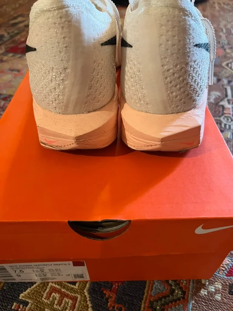 Used Nike ZoomX Vaporfly Next% 3 bike — image 3 of 7