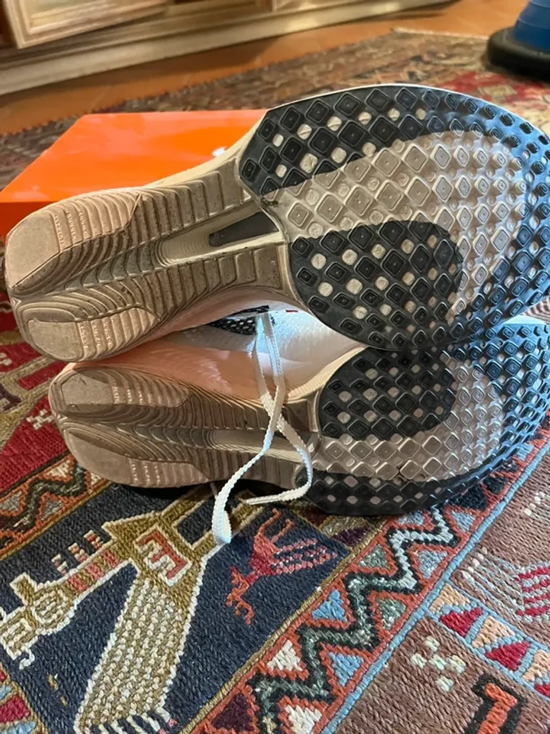 Used Nike ZoomX Vaporfly Next% 3 bike — image 4 of 7