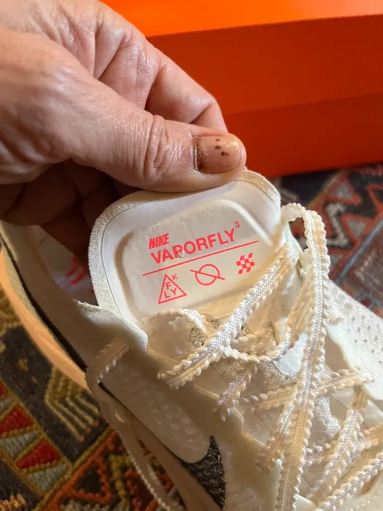 Used Nike ZoomX Vaporfly Next% 3 bike — image 6 of 7