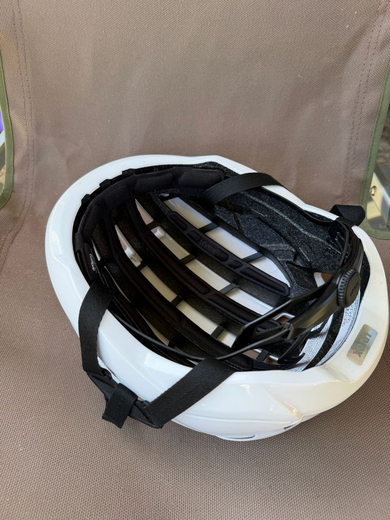 Used Uvex Surge Aero MIPS Helmet - white - M 2025 bike — image 3 of 4