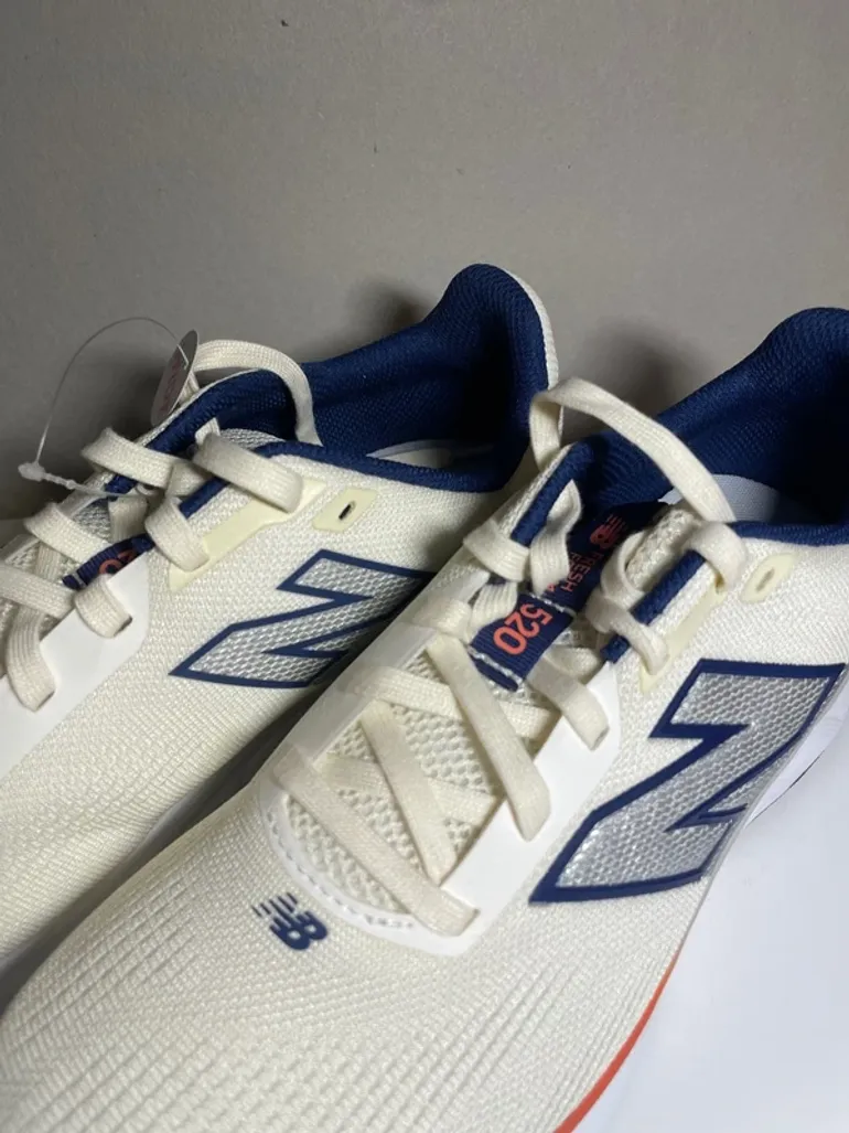Gebrauchtes New Balance 520 v8  bike, ,  — Bild 2 von 5