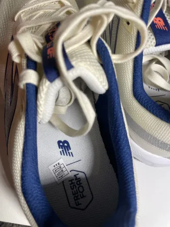 Gebrauchtes New Balance 520 v8  bike, ,  — Bild 3 von 5
