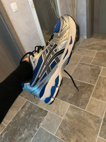 Used Asics Gel-Kayano 14 bike