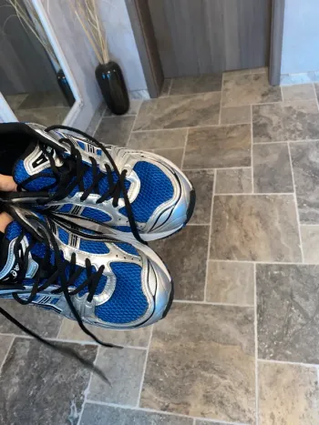 Used Asics Gel-Kayano 14 bike — image 3 of 4