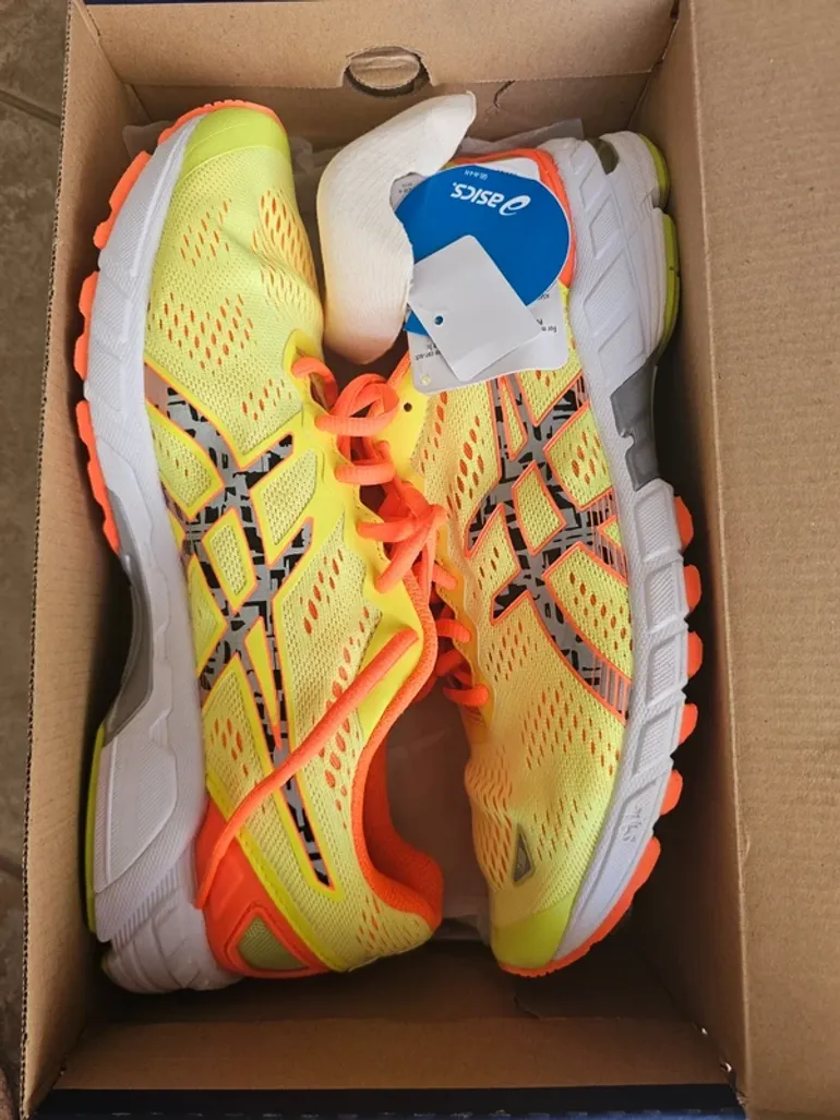 Used Lightweight Scarpe da Corsa Uomo Asics Taglia 43.5 EU bike — image 1 of 8