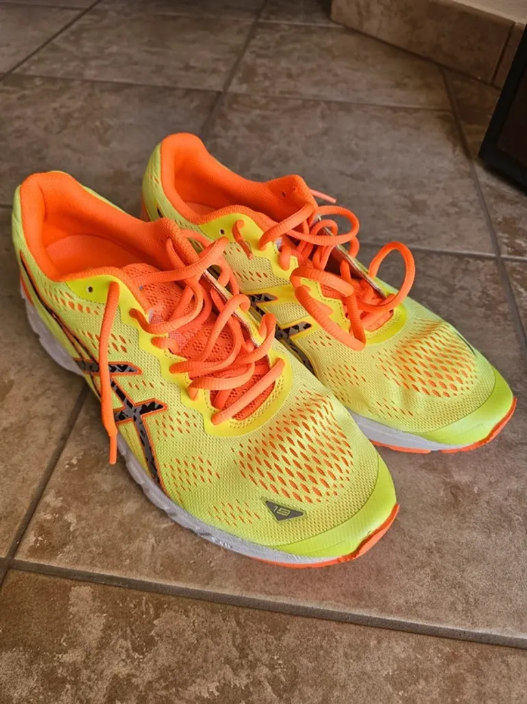 Used Lightweight Scarpe da Corsa Uomo Asics Taglia 43.5 EU bike — image 2 of 8