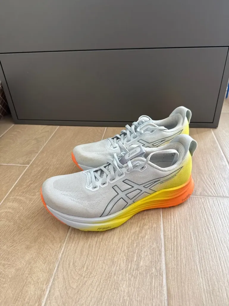 Used Asics Gel-Kayano 32 bike — image 2 of 15