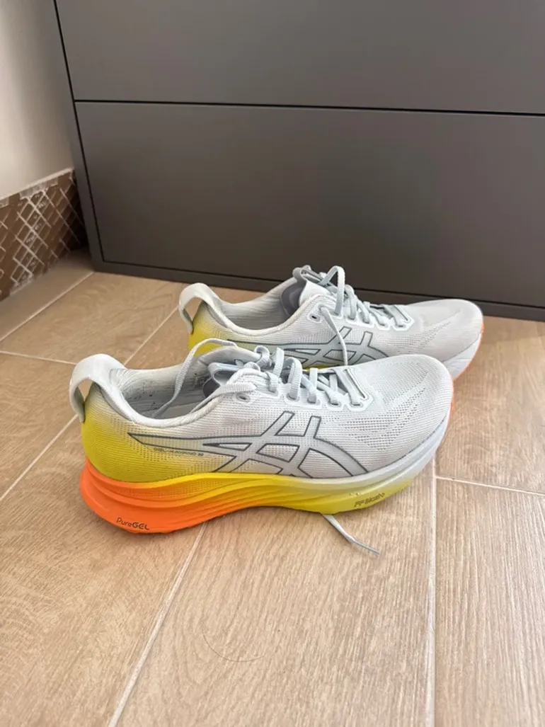 Used Asics Gel-Kayano 32 bike — image 1 of 15