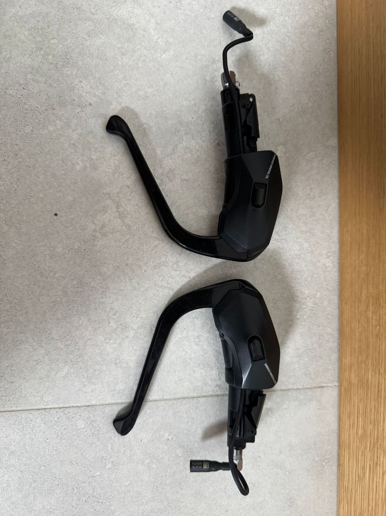 Used Shimano GRX RD-RX825 Di2 12-speed bike — image 3 of 6