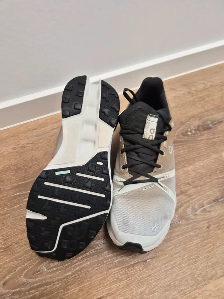 Used On Running On Sneakers Laufschuhe bike — image 1 of 3