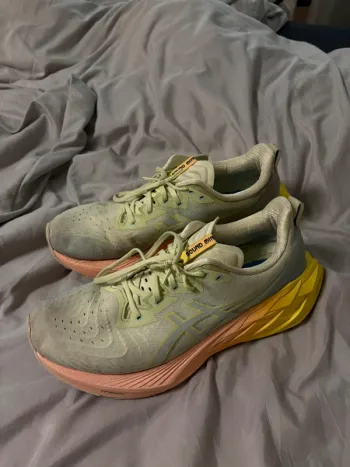 Used Asics Novablast 5 bike
