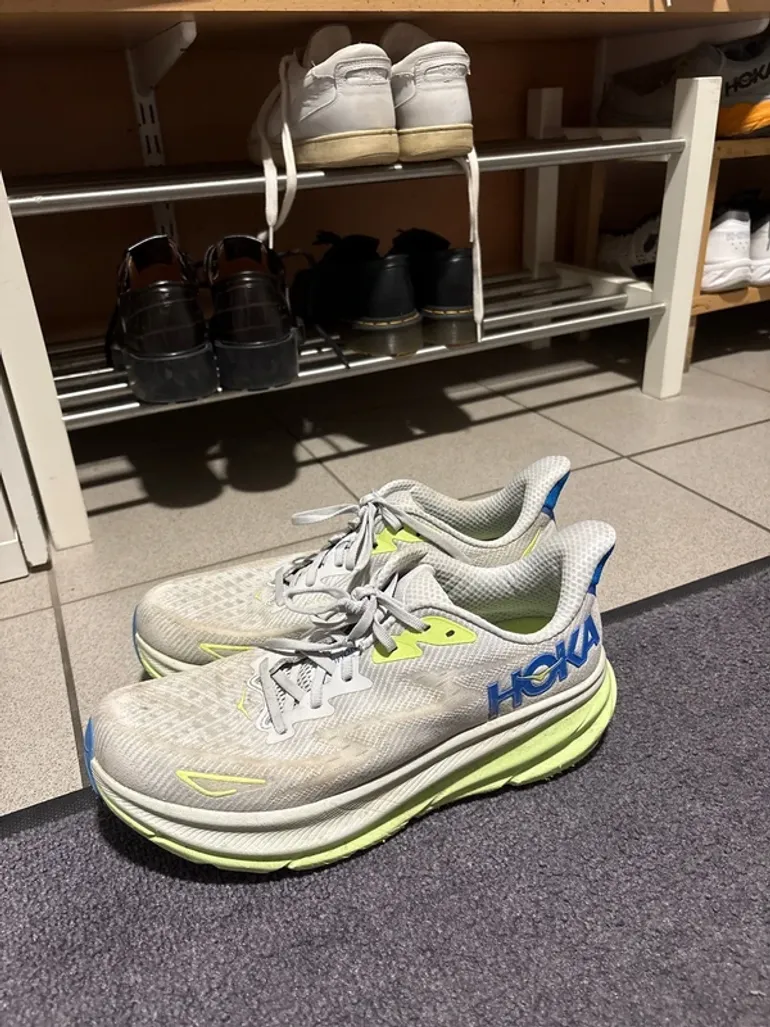 Used Hoka Laufschuhe bike — image 3 of 4