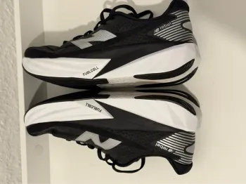 Used New Balance FuelCell Rebel V5 bike — image 3 of 5