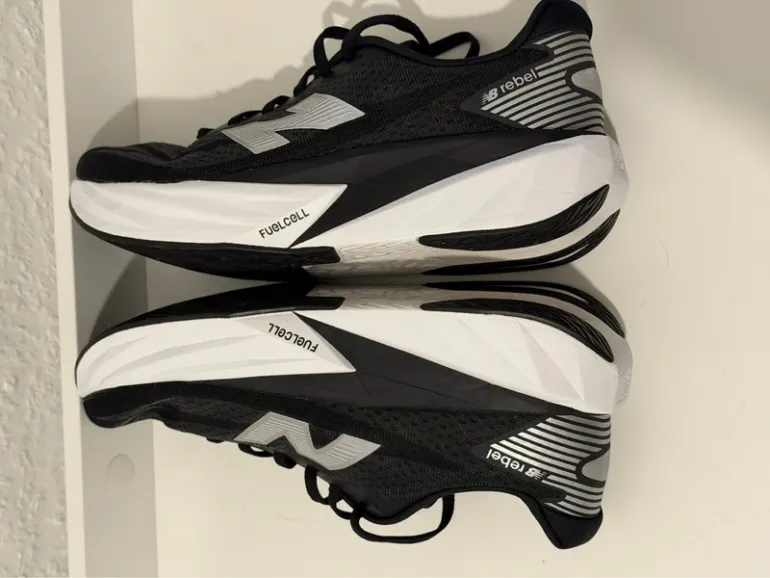 Used New Balance FuelCell Rebel V5 bike — image 3 of 5