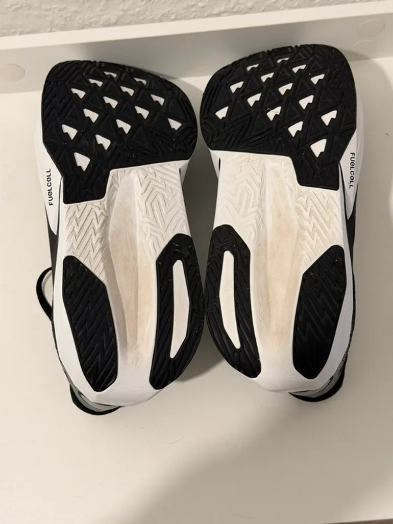 Used New Balance FuelCell Rebel V5 bike — image 5 of 5