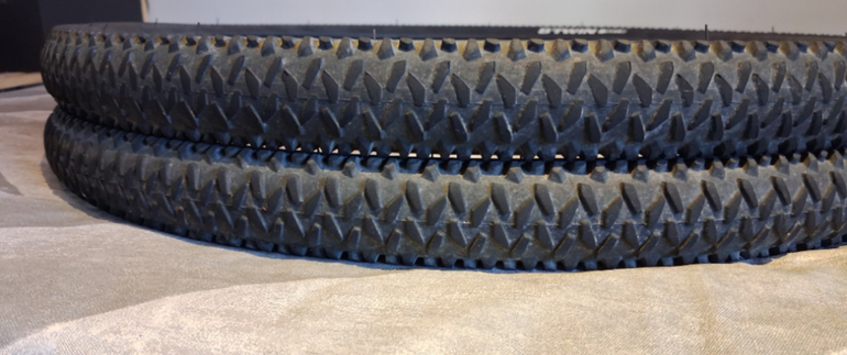 Used BTWIN 2 Cubiertas 26x2.00 Usadas bike — image 3 of 4