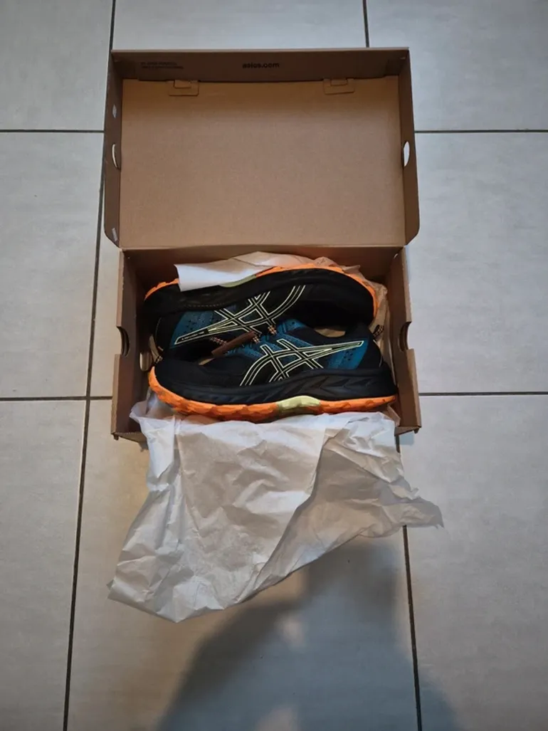 Used Asics Gel Venture 9 bike — image 2 of 3