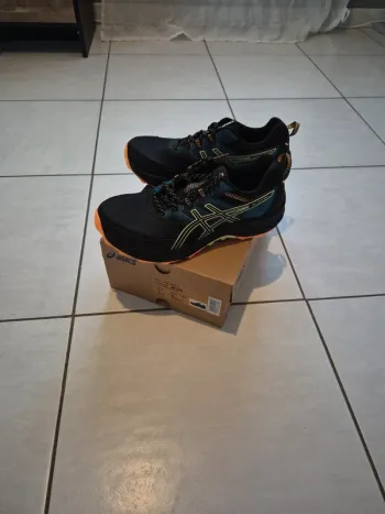 Used Asics Gel Venture 9 bike