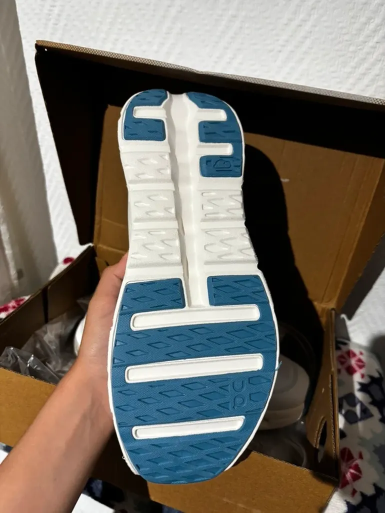 Used On Running Cloud bike — image 4 of 6