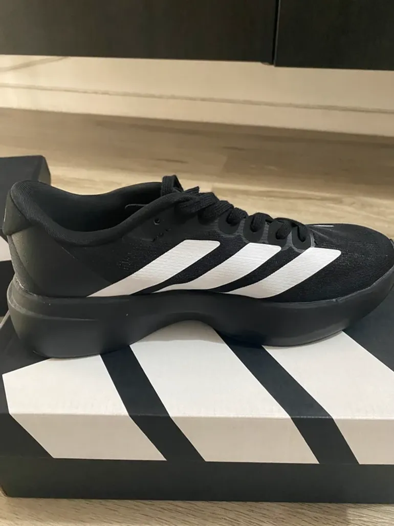 Used Adidas Running Shoes bike — image 3 of 4