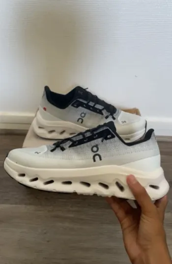 Used On Running Scarpe da ginnastica taglia 42 bike — image 3 of 5