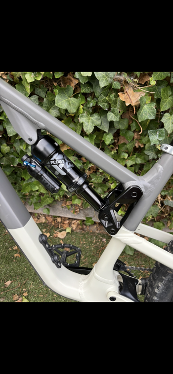 Used Fox Float X Performance 2025 bike — image 4 of 5