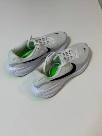 Used Nike Revolution bike — image 2 of 5