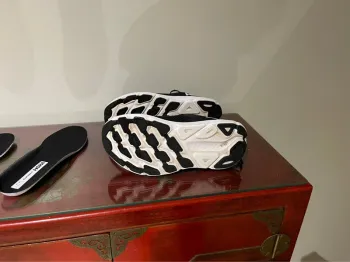 Used Hoka Running Shoes bike — image 3 of 6
