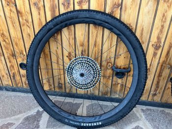 Used Specialized ruote 2025 bike — image 3 of 5
