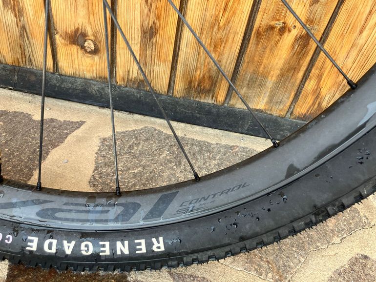 Used Specialized ruote 2025 bike — image 2 of 5
