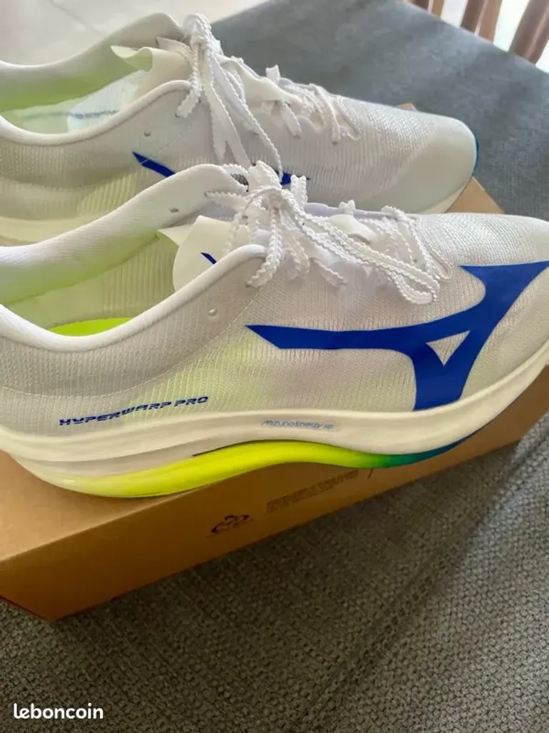 Used Mizuno Hyperwarp Pro 2026 bike — image 4 of 9
